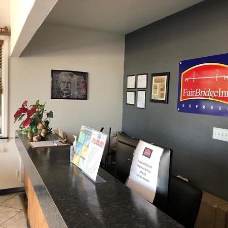 Fairbridge Inn Express Monroe City Экстерьер фото