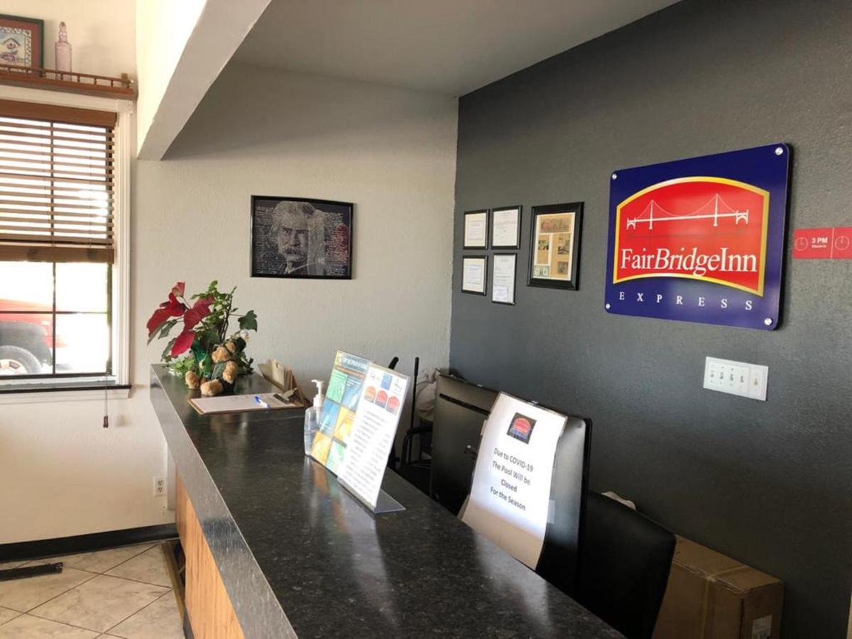 Fairbridge Inn Express Monroe City Экстерьер фото