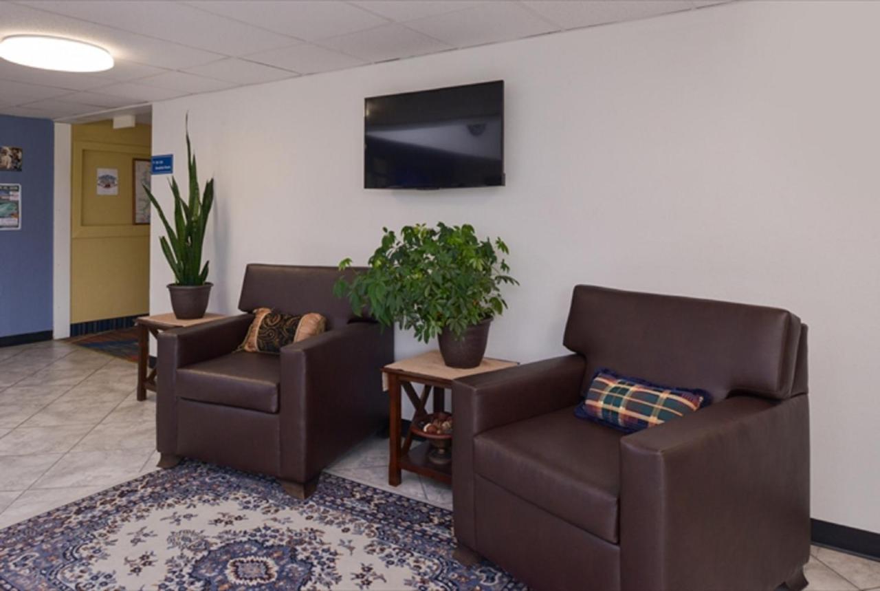 Fairbridge Inn Express Monroe City Экстерьер фото