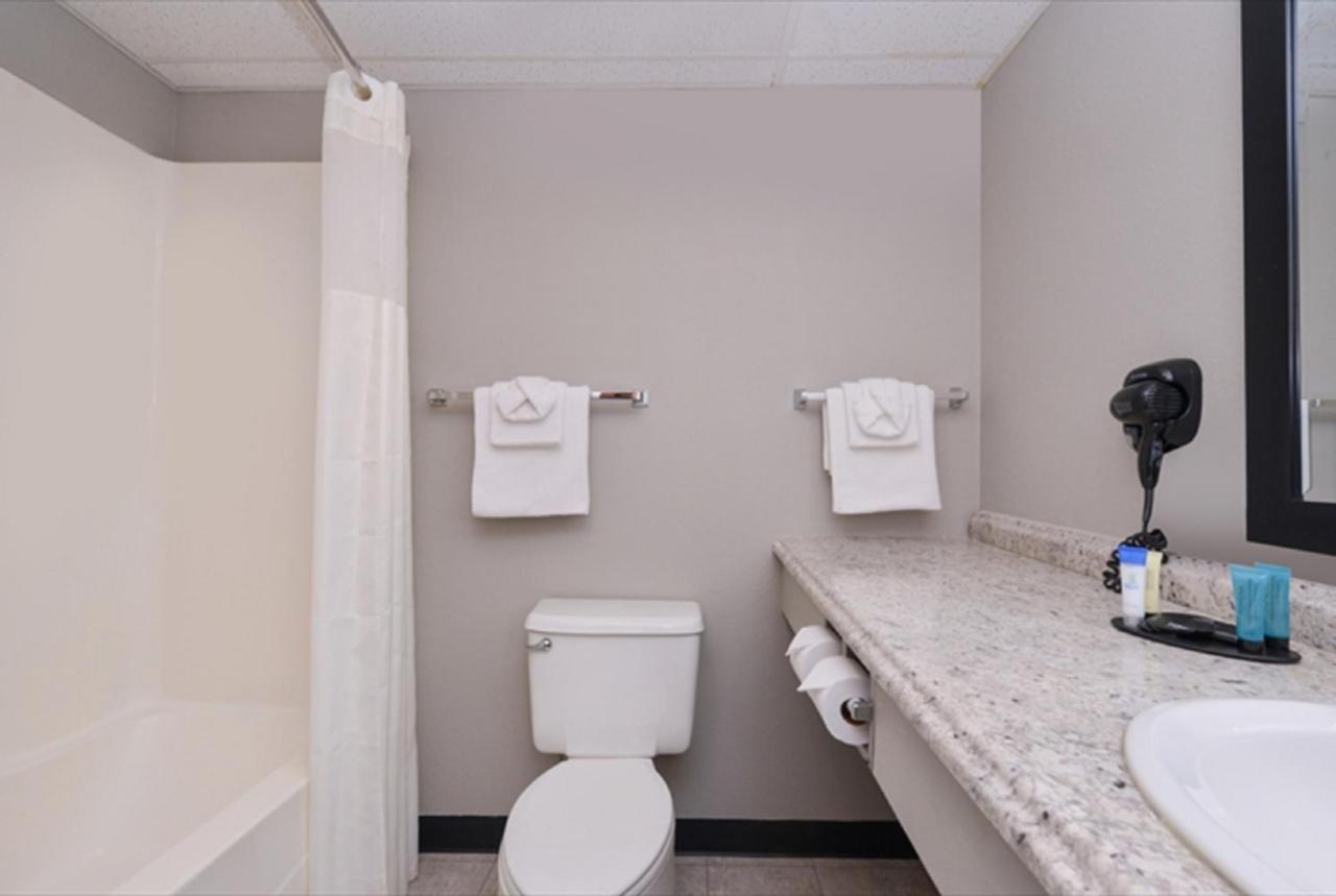 Fairbridge Inn Express Monroe City Экстерьер фото